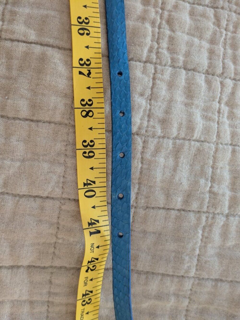 J Crew Bi-Color Mixed Leather Skinny Belt Blue Black Gold Rivet Detail Sz L, siz - Picture 5 of 5
